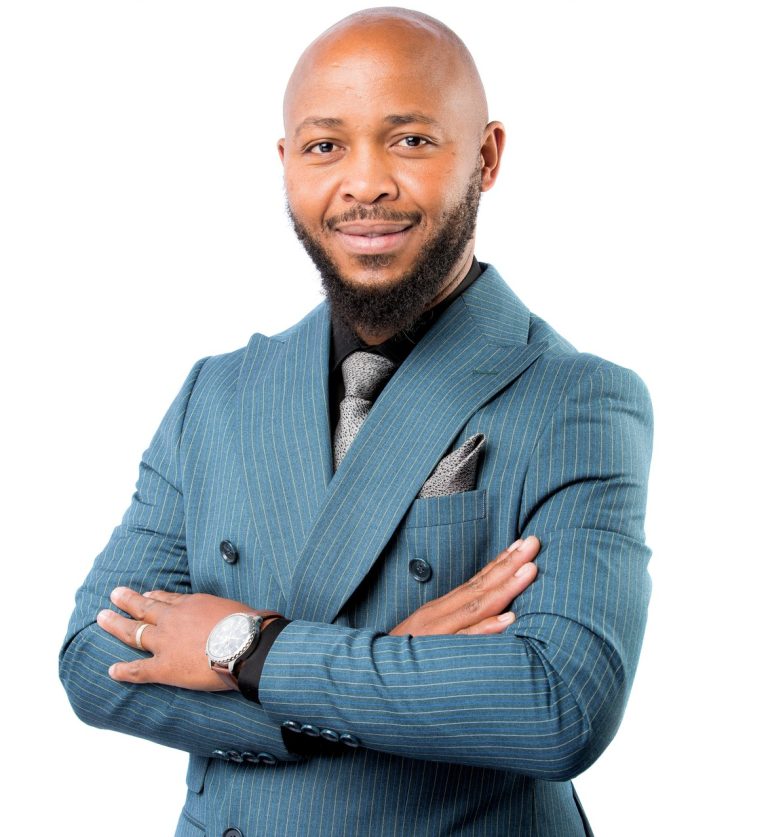 Siphamandla Mkhwanazi_FNB Senior Economist (1)