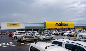 Makro Parking Lot (2)
