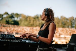 TUDOR_CharlotteDeWitte_Lifestyle (4)